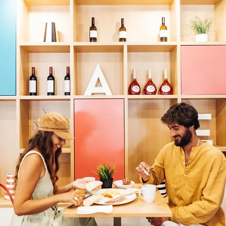 托里什韦德拉什中心酒店 4*