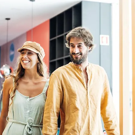 托里什韦德拉什中心酒店 酒店 托里什韦德拉什