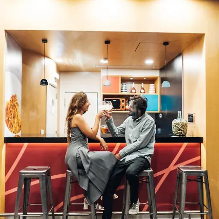 托里什韦德拉什中心酒店 4* 托里什韦德拉什