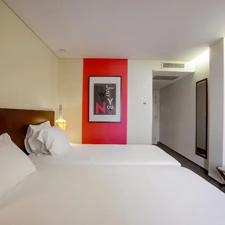 托里什韦德拉什中心酒店 4* 托里什韦德拉什