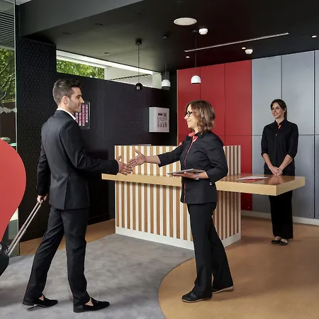 托里什韦德拉什中心酒店 4* 托里什韦德拉什