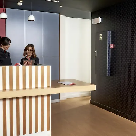 酒店 托里什韦德拉什中心酒店 4*