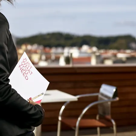 托里什韦德拉什中心酒店 酒店 托里什韦德拉什