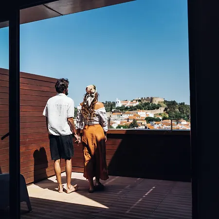 托里什韦德拉什中心酒店 4* 托里什韦德拉什