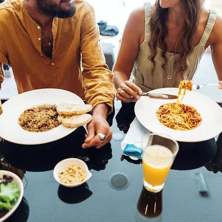 托里什韦德拉什中心酒店 酒店 托里什韦德拉什